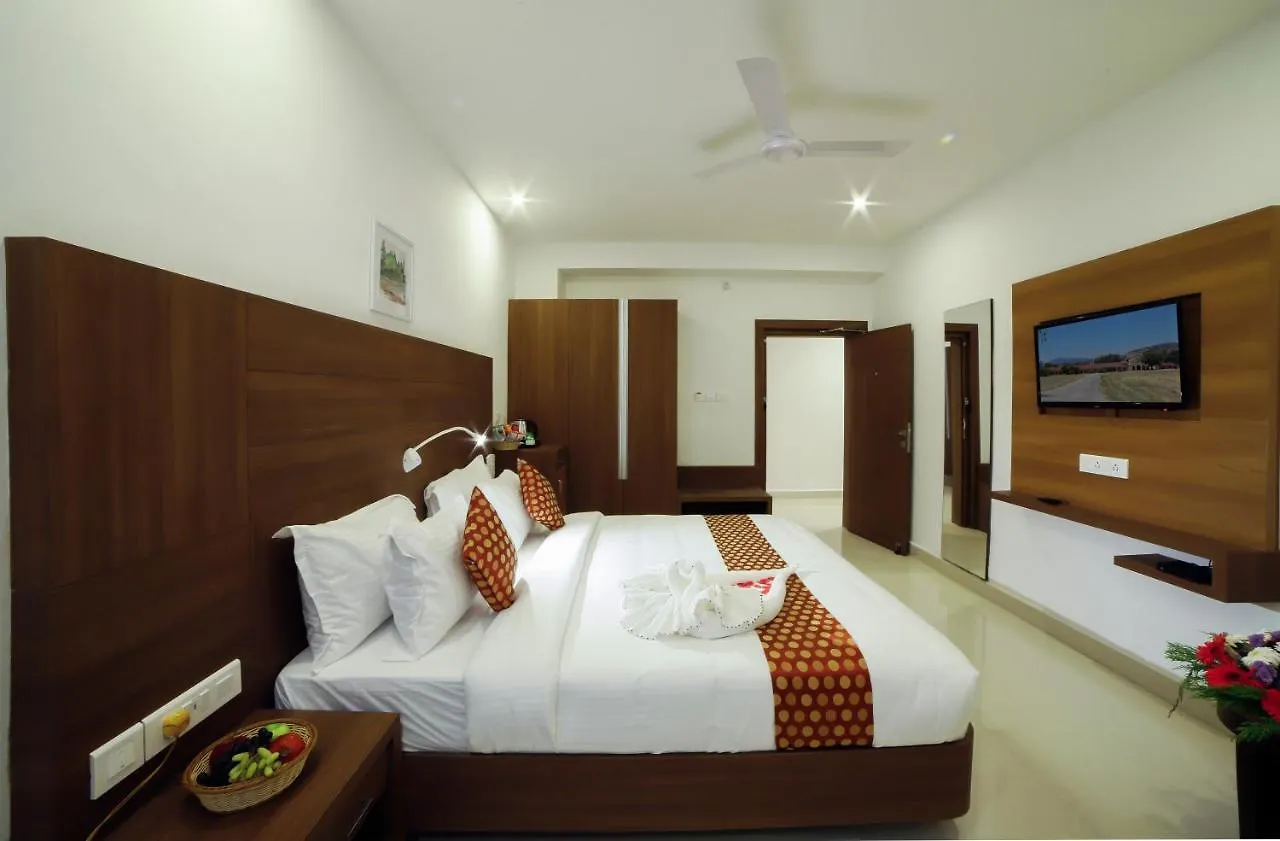Veetee Mid Town Hotel Kallar Vattiyar