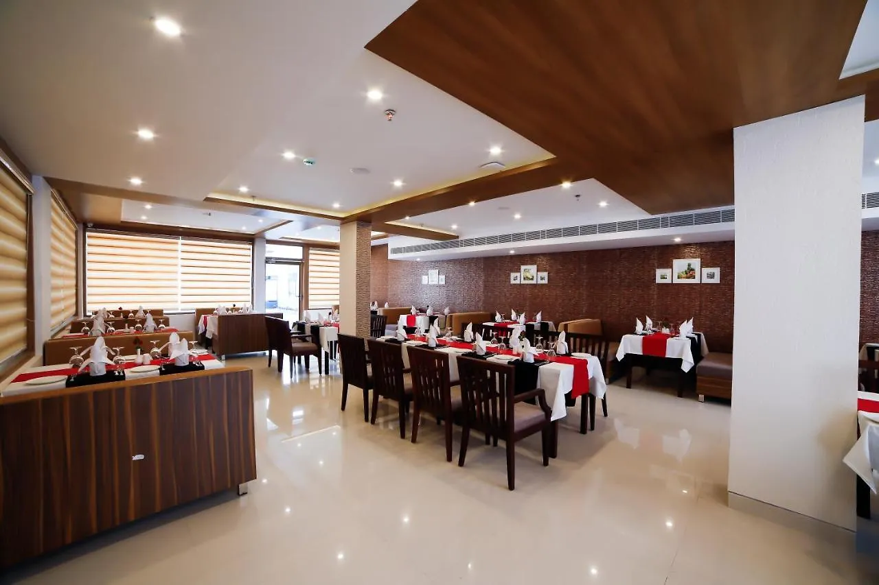 Veetee Mid Town Hotel Kallar Vattiyar
